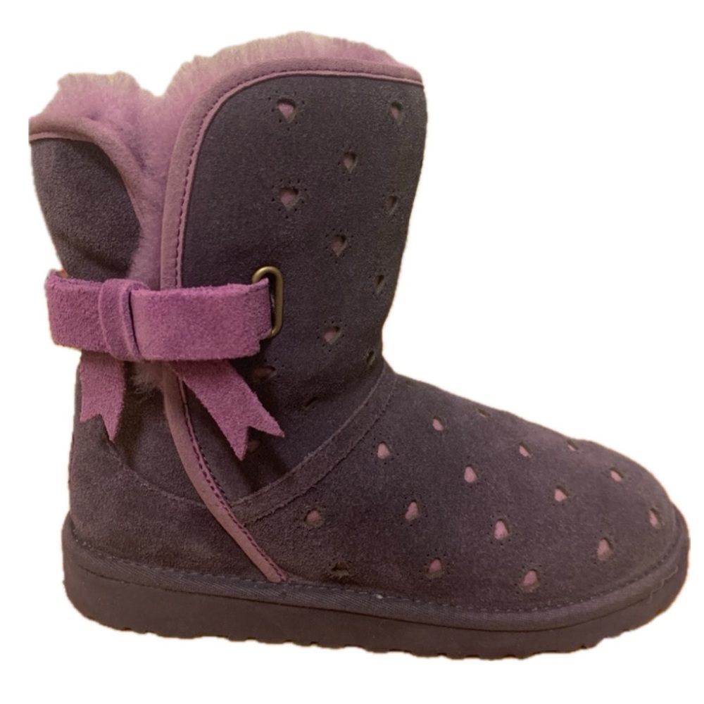 UGGS Joleigh Girls brand new purple heart boots
